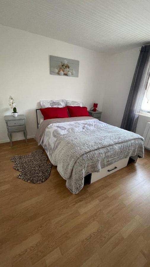 Belle Maison Avec Jardin Rdc T3 De 70M2 Vacances Ou Cure Thermale Rochefort Exterior foto