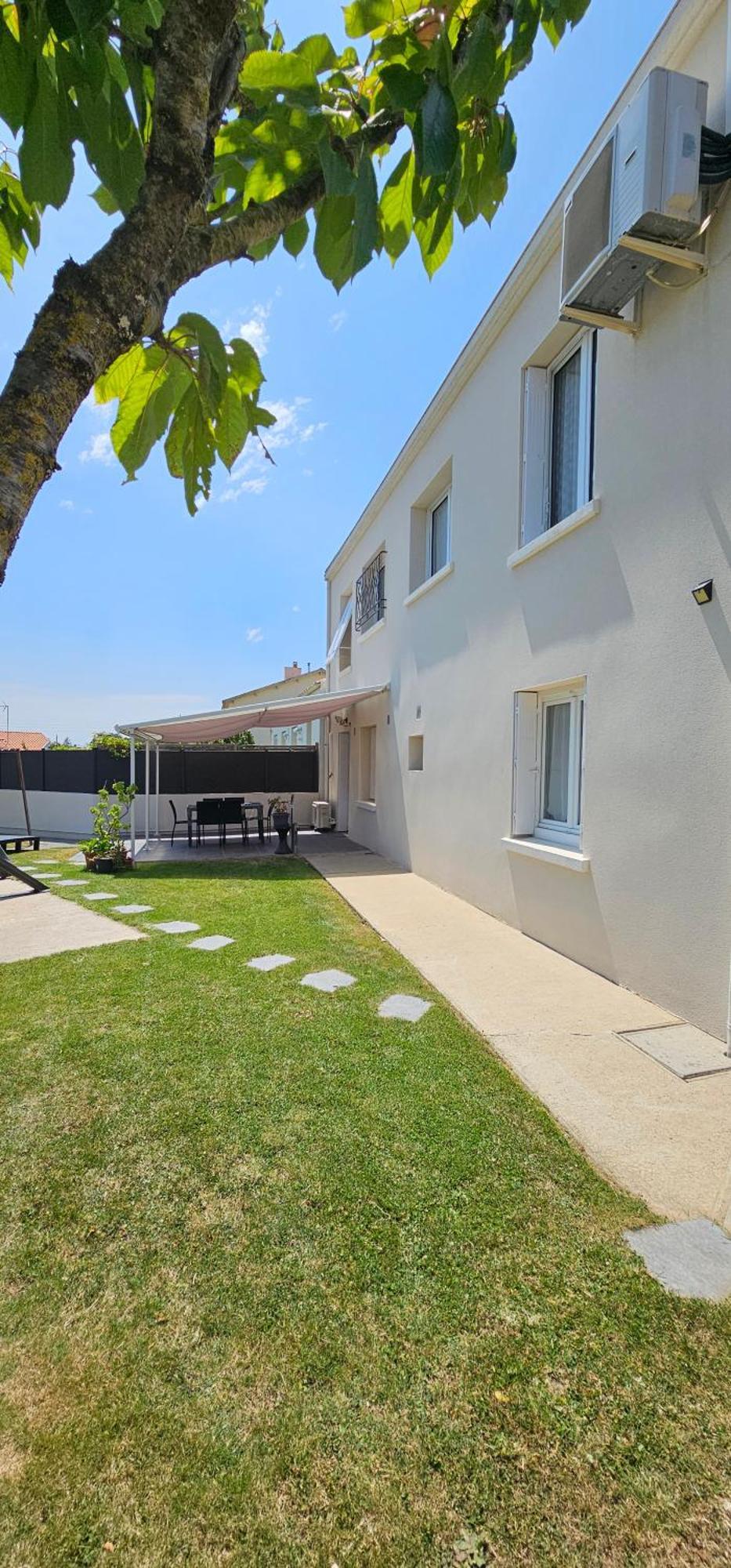 Belle Maison Avec Jardin Rdc T3 De 70M2 Vacances Ou Cure Thermale Rochefort Exterior foto